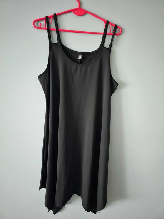 Sukienka na ramiączkach