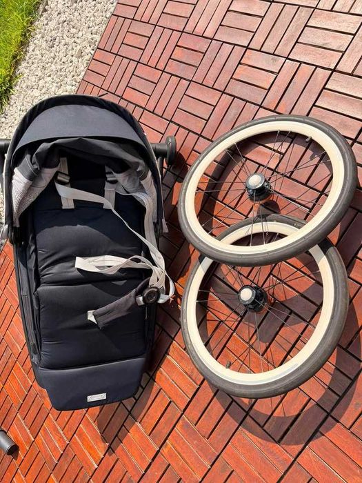 Cybex Avi, wózek biegowy/spacerówka na 3 pompowanych kołach. Stan bardzo dobry