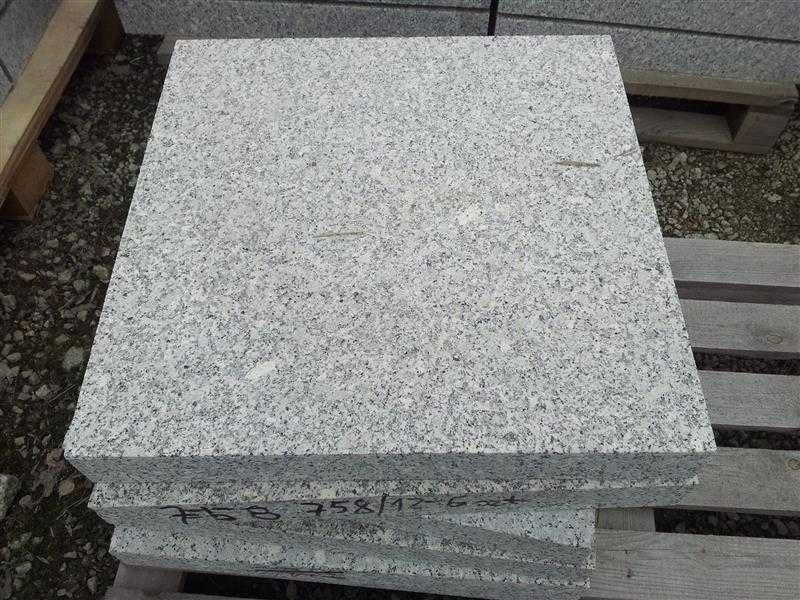 Granitowe płyty płomieniowane