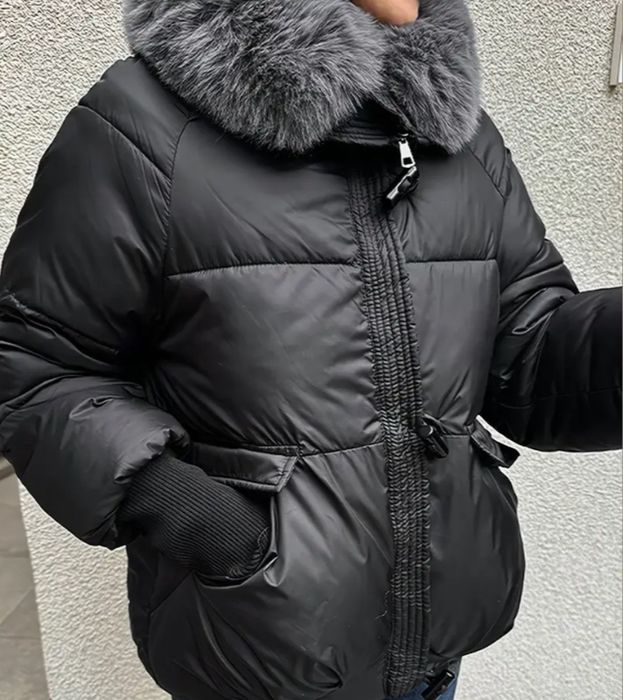 Куртка жіноча чорна