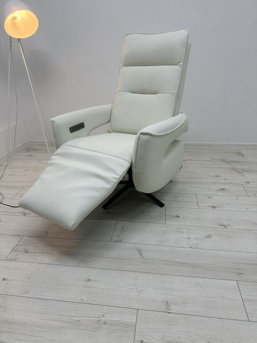 Фірмове крісло,електро з Німеччини