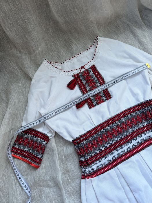 Вишите плаття для дівчинки 136-140 см