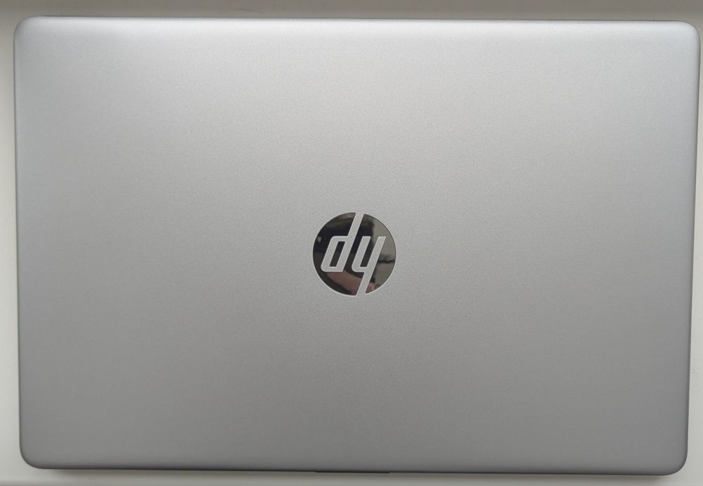 HP Laptop! RYZEN 5 / 16GB DDR4 / 512SSD / 6H Battery