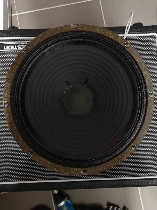 Celestion Creamback 10” speaker como novo