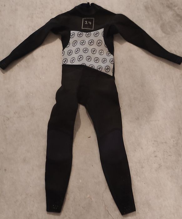 FATO Surf Deeply 12-14anos 4/3mm, como novo