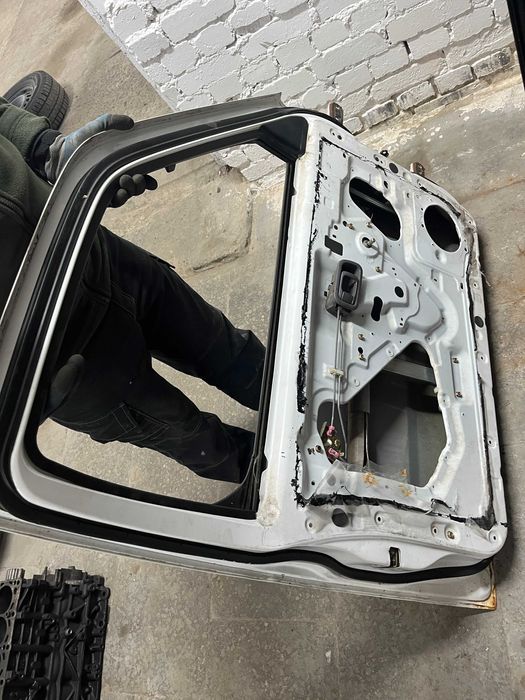 Двері Двери Скло Стекло Ниссан Навара Navara d22 nissan д22