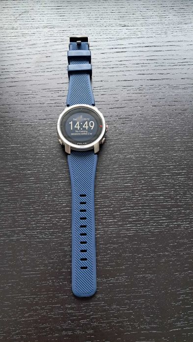 Zegarek Polar Grit X - stan dobry, mała plamka na ekranie