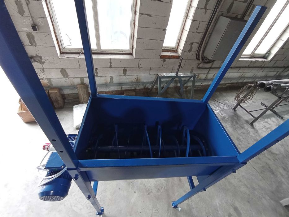 Змішувач кормів,комбікормів,кормосмеситель,горизонтальний