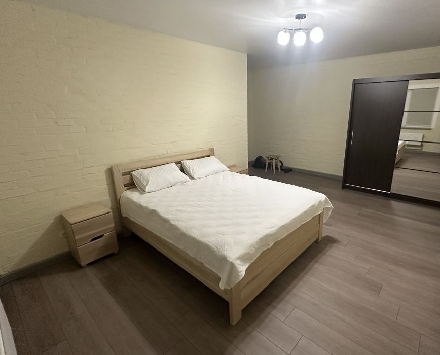 Здам 2-кім квартиру-студію