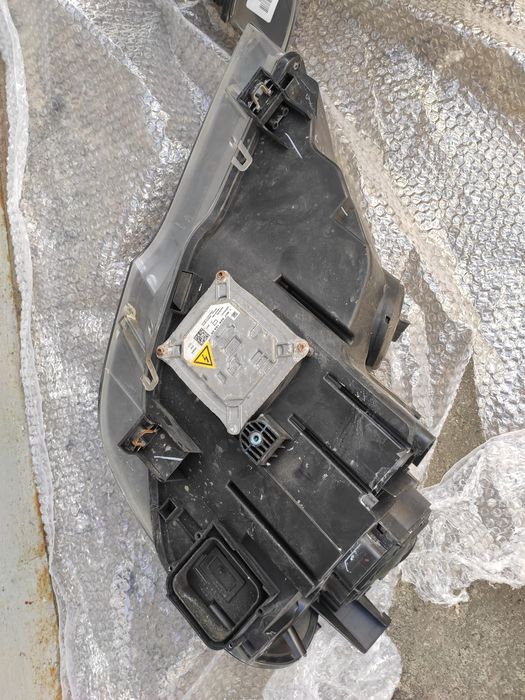 Фара BMW X5 E70.