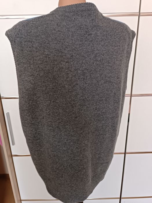 Męski pulower bezrękawnik