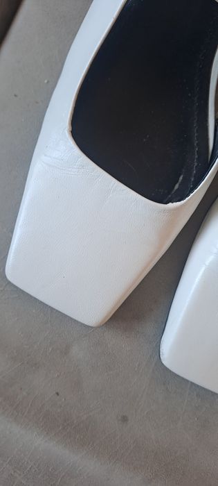 Buty na obcasie Zara