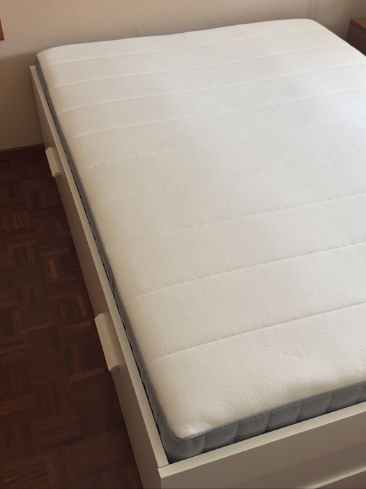 Colchão IKEA VESTERÖY 140x200 cm — Como novo