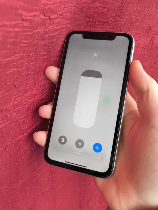 Apple iPhone XR 128 ГБ White Neverlock