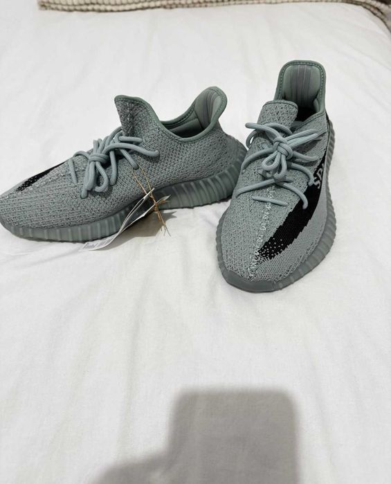 Adidas Yeezy 350 V2
