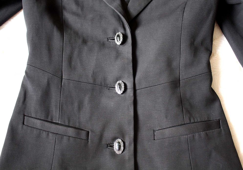 Blazer Preto Clássico Feminino Cintado