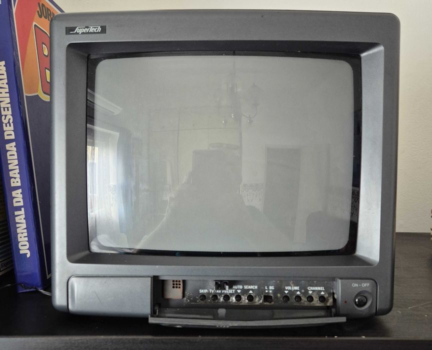 Televisão cores portátil 10" Supertech CTV-2610 M com comando