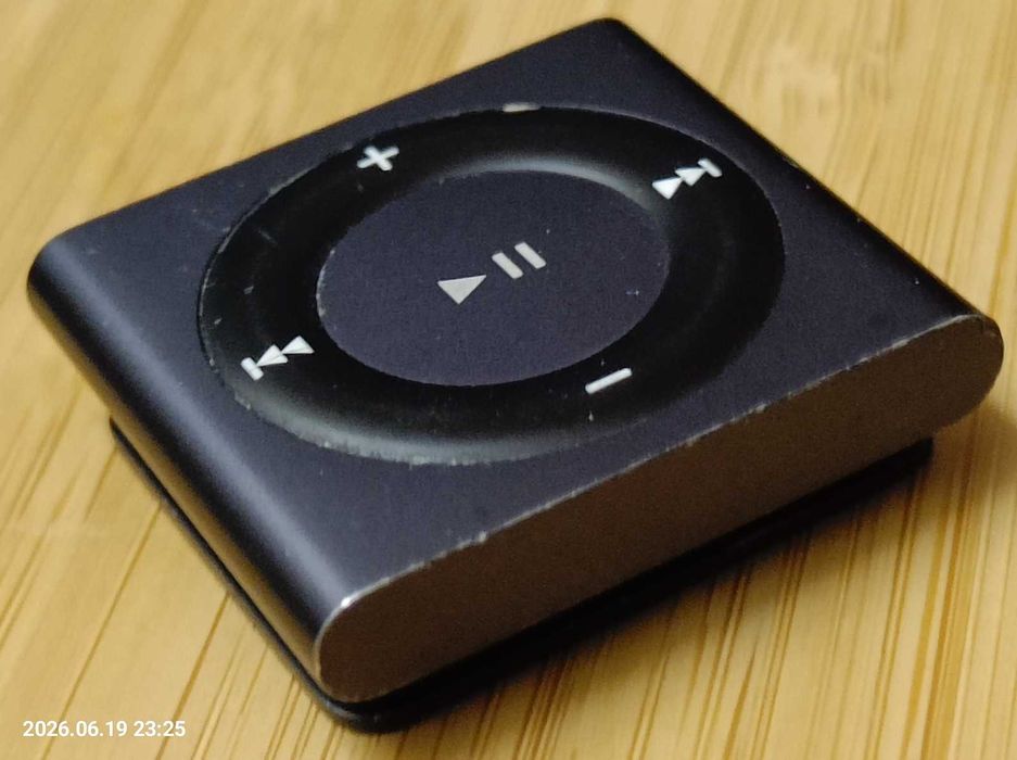 iPod shuffle 4 (A1373) 2GB Black / Стан невідомий.