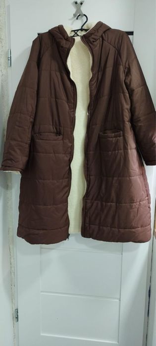 Dluga kurtka dwustronna Sherpa czekoladowa 2xl
