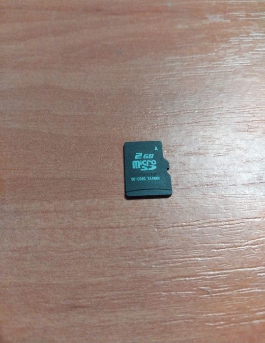 Продам карту памяти 2 гб без переходника.