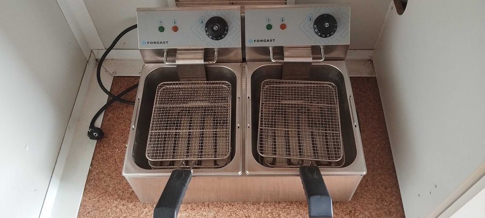 przyczepa gastronomiczna wyposażona