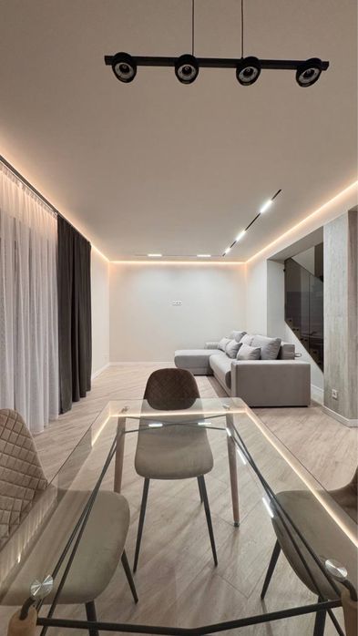 Продаж дуплексу з гаражем.