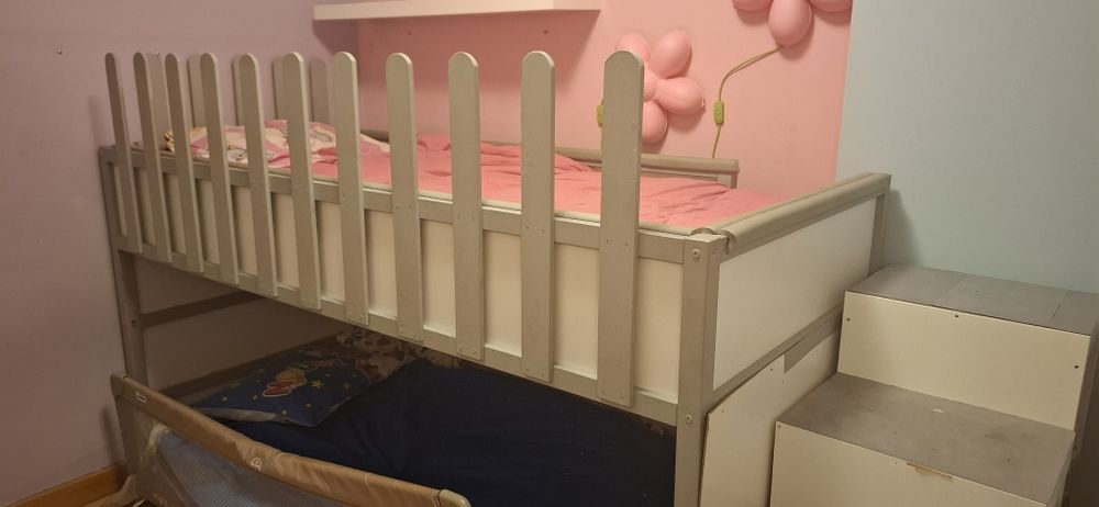 Beliche com escadas seguras