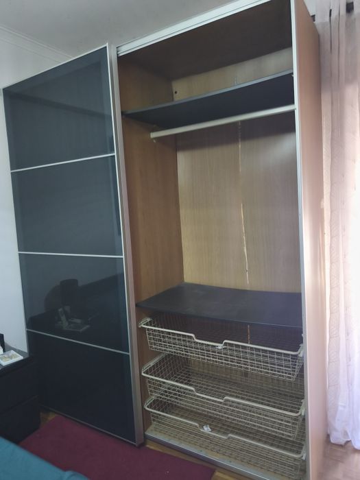 Roupeiro usado em bom estado