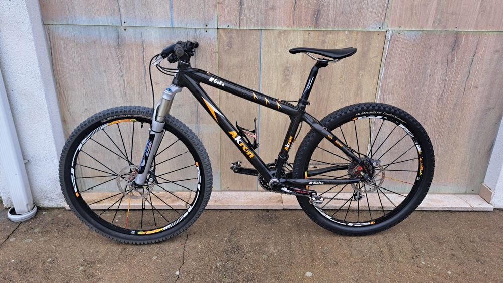 Bicicleta Goka roda 26 carbono
