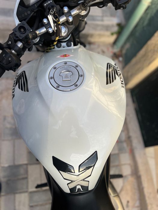 Hornet CB600f Hornet