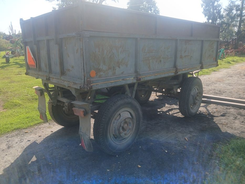 Przyczepa wywrotka na dwie strony