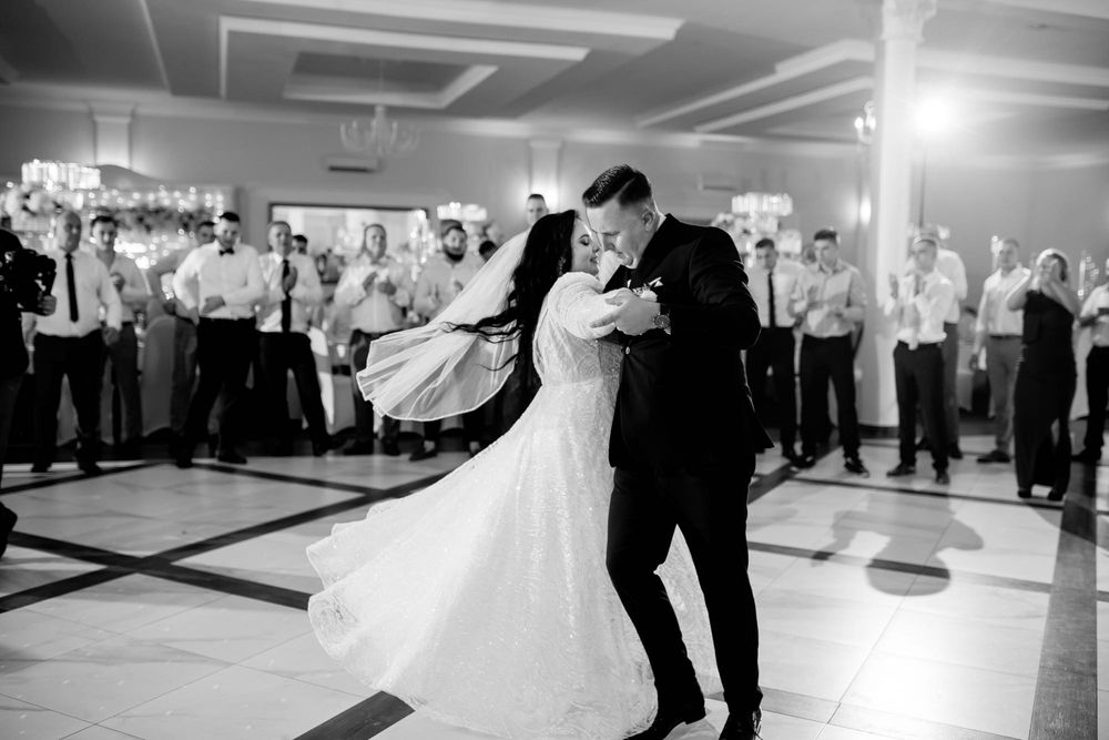 Sprzedam piękną suknię ślubną