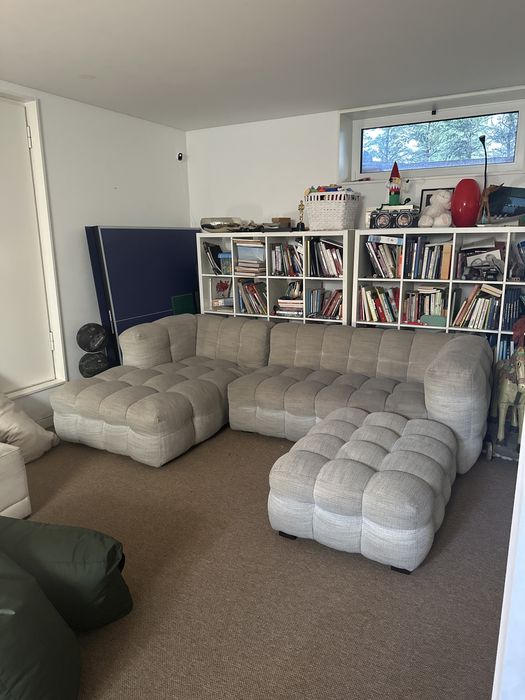 Sofá c/ chaise long + puff