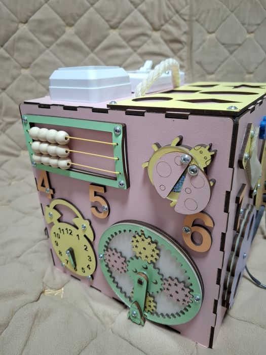 Розвиваючий Бізікуб