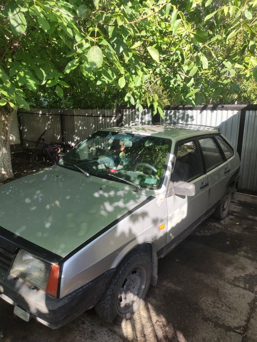 Продаж автомобіля ваз21093 .