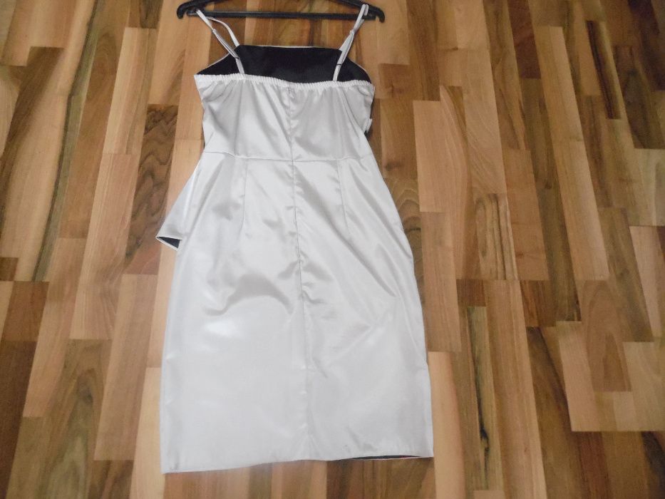 Sukienka damska z czarnym bolerkiem OKAZJA