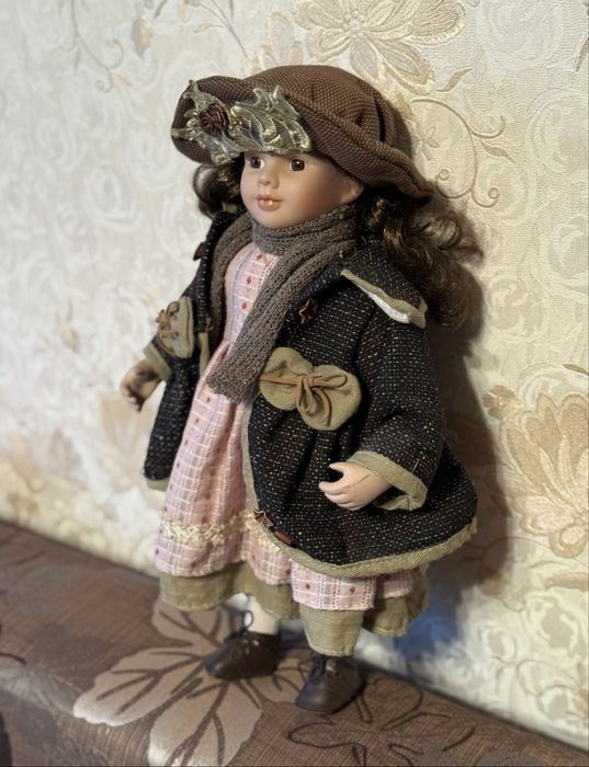 Лялька сувенірна  40 см