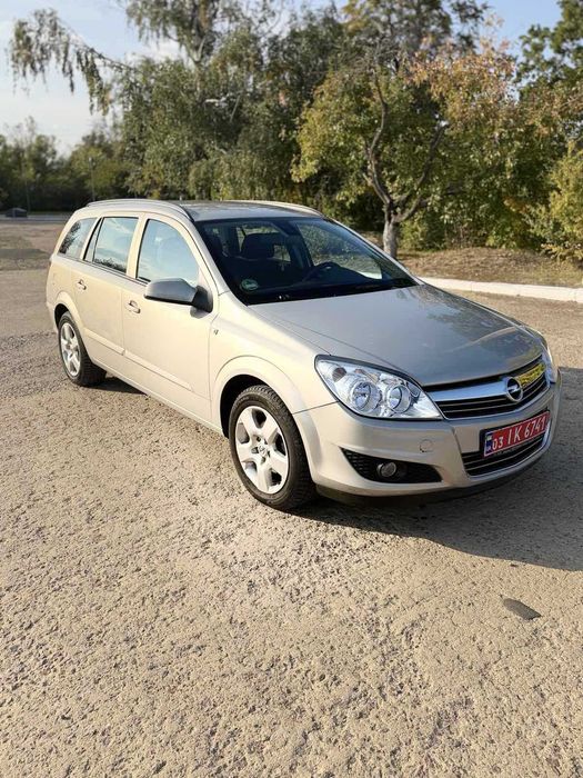 Opel Astra H 1,6 бензин 2008 год (свежепригнана с Германии)