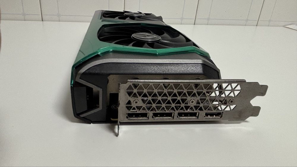 Zotac RTX 3070 8GB AMP Holo - RGB