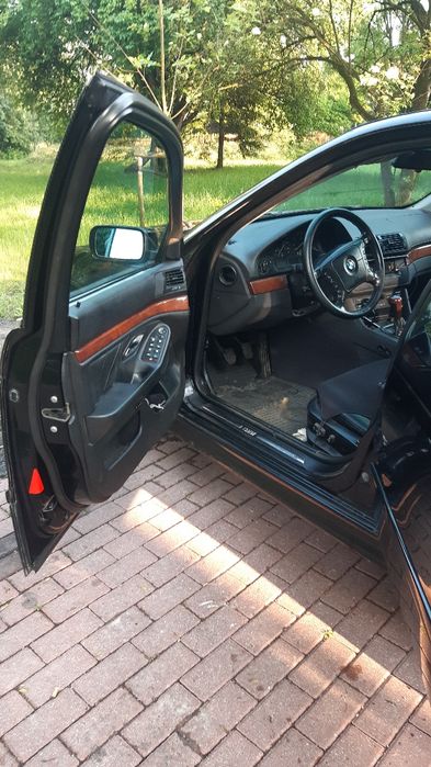 BMW E39 2001 298т.км