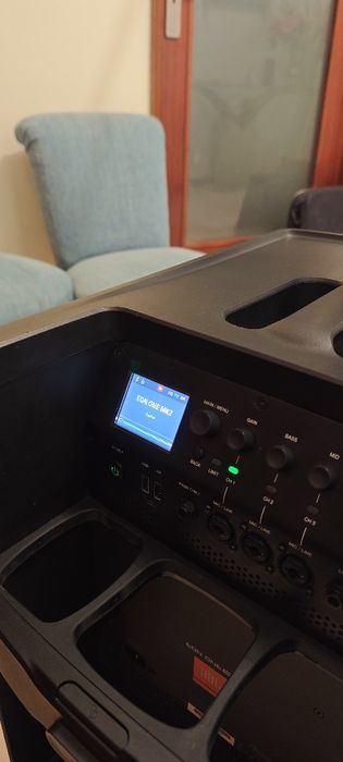 Coluna JBL Eon Ono Pro mkII com bateria