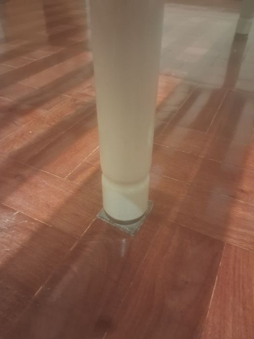 Cama casal com colchão (pequena)