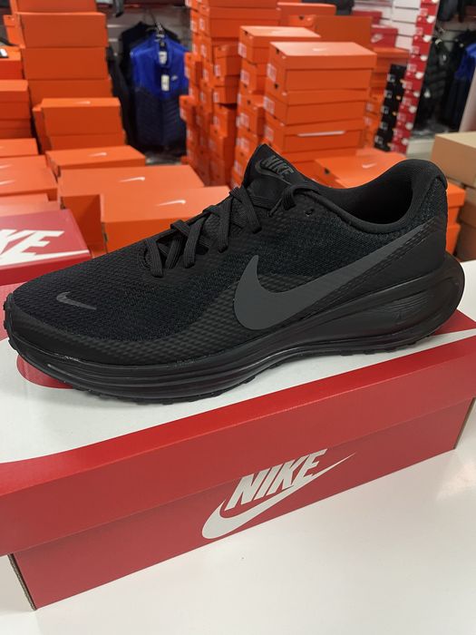 Кросівки Nike Revolution 8 HJ9198-003. HJ9198-002