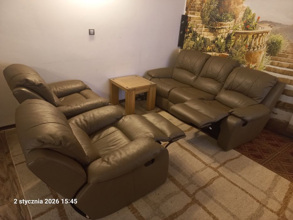 Skórzany komplet wypoczynkowy z funkcją relaksu