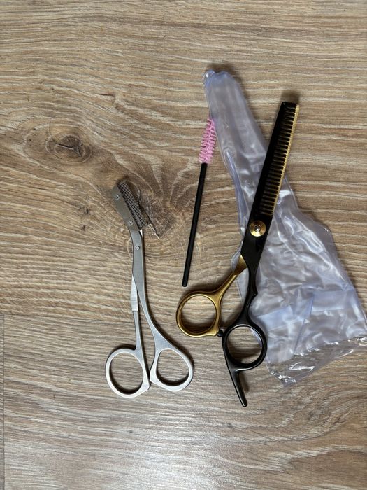 Nożyczki do włosów i brwi