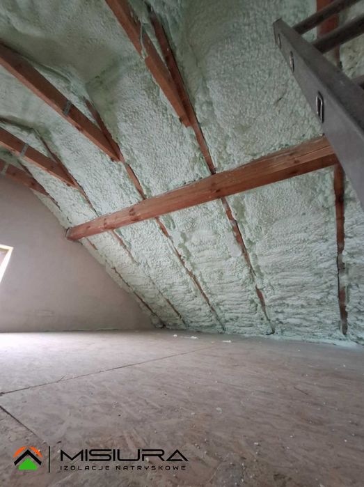 Ocieplenie poddasza pianą PUR, Ocieplanie pianką PUR, Piana PUR