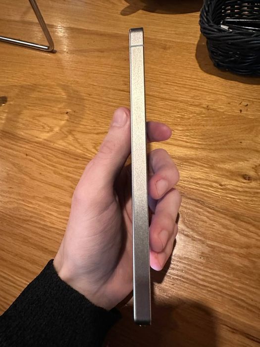 Samsung Galaxy S25 Ultra 256gb.