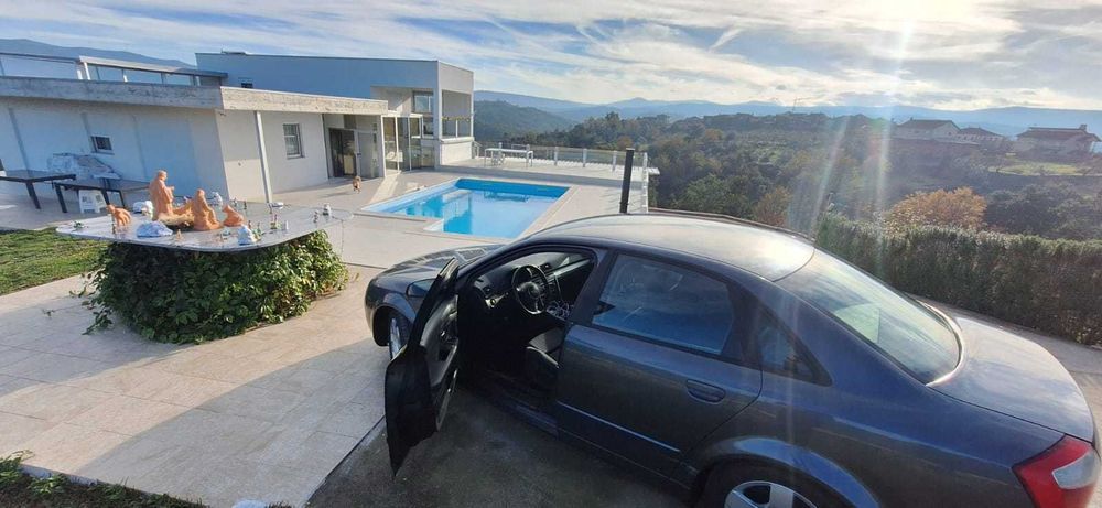 Vendo Audi A4 em 1.ª mão, quase como novo...