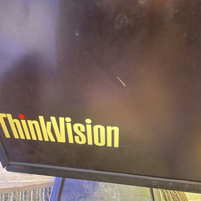 Монітор Lenovo 19"