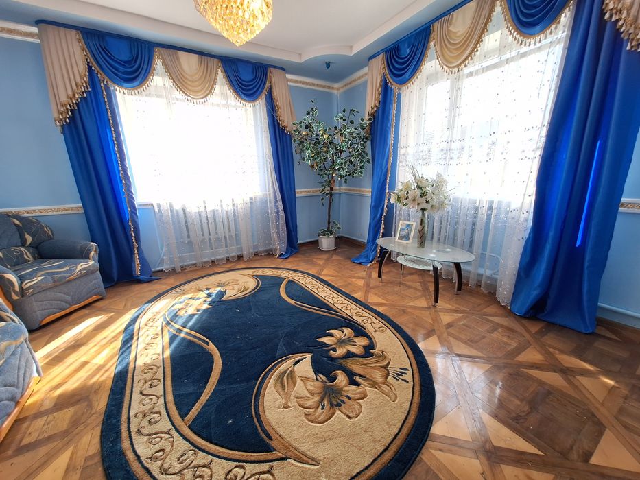 Продаж будинку в Самборі